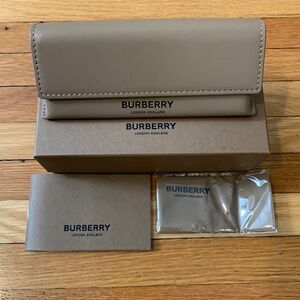 Burberry Sunglass Case